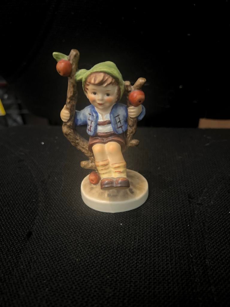 M.I. Hummel Apple Tree Boy - Goebel Beeldje, Ophalen of Verzenden