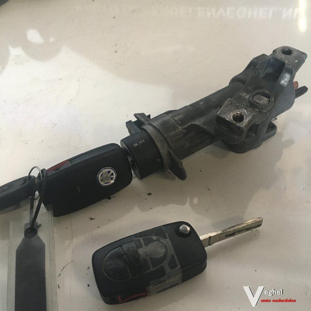 Vw Golf 4 2003  5drs 2.0 B Wagennr 2500056   Contactslot met, Gebruikt, -, -, Ophalen of Verzenden