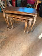 3 antieke planten tafeltjes, Ophalen