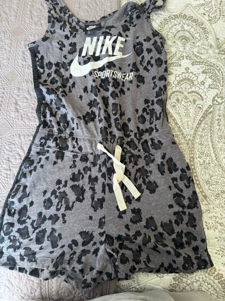 Nike sportswear jumpsuit mt xs, Verzenden, Zo goed als nieuw, Maat 34 (XS) of kleiner