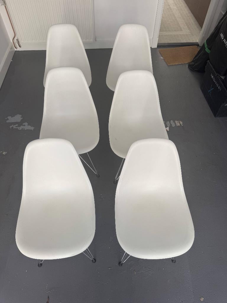 6x Vitra Eames DSR kuipstoel Wit met chroom onderstel, Huis en Inrichting, Stoelen, Ophalen, Gebruikt, Wit, Metaal