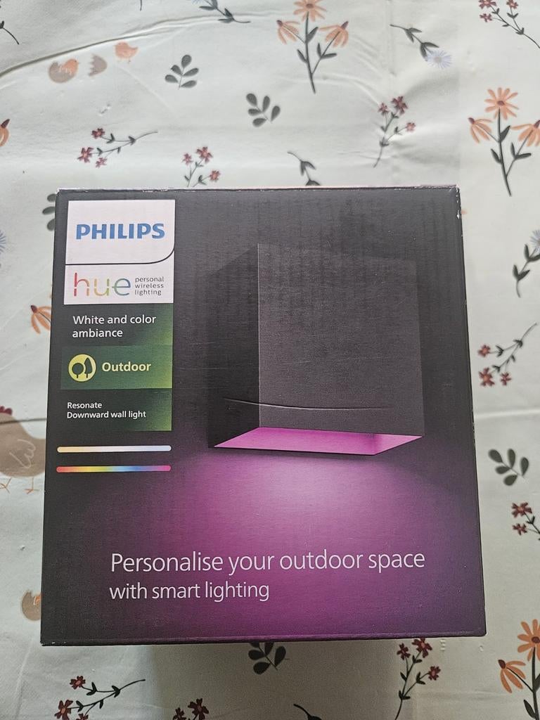 Philips Hue Resonate Downward wandlamp buiten VASTE PRIJS!, Minder dan 50 watt, Wandlamp, Ophalen of Verzenden, Netvoeding