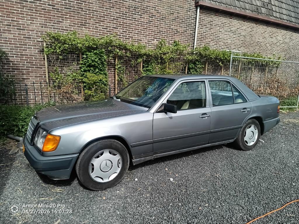 Mercedes-Benz 200-Serie 2.0 200 D (2.5D) 1985 Grijs, Achterwielaandrijving, Leder, 93 pk, Particulier