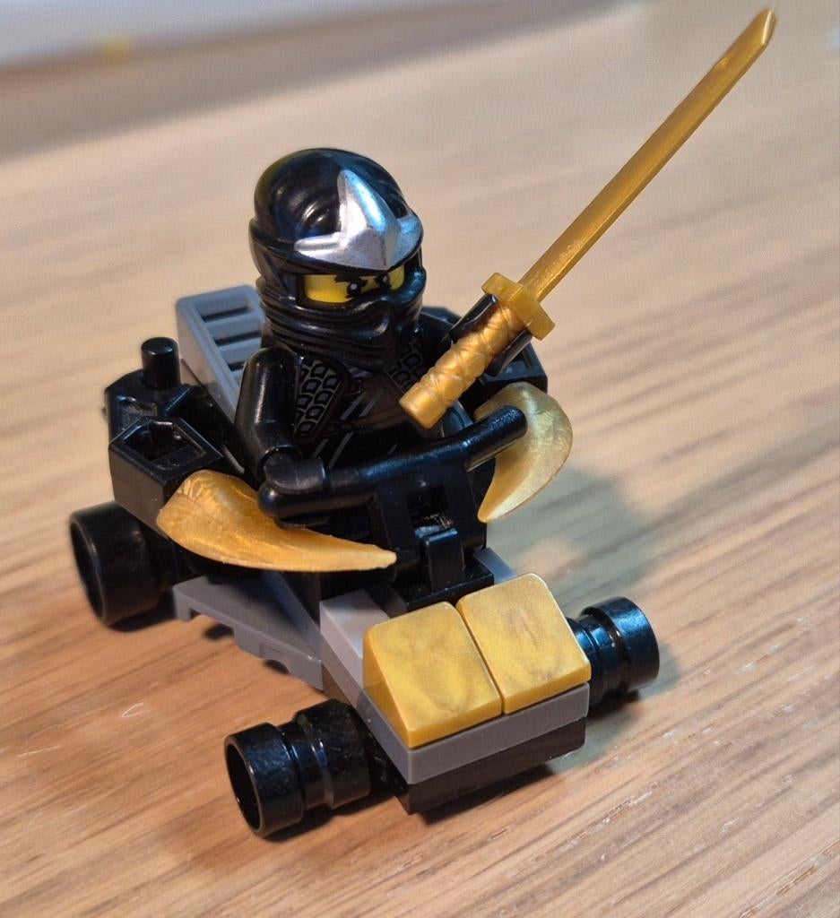 Lego Ninjago diverse minifigs, voertuig, wapens en blokjes, Kinderen en Baby's, Speelgoed | Duplo en Lego, Lego, Compleet, Ophalen of Verzenden