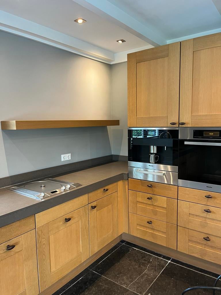 Eiken keuken met Caesar Stone blad en diverse inbouwapparatu, Huis en Inrichting, Keuken | Complete keukens, Ophalen, Gebruikt