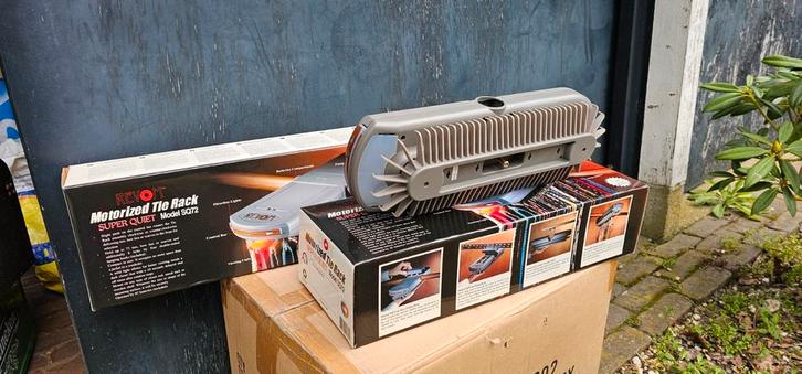 Gemotoriseerde stropdassen/riemen/bh houder met verlichting, Huis en Inrichting, Woonaccessoires | Overige, Nieuw, Ophalen