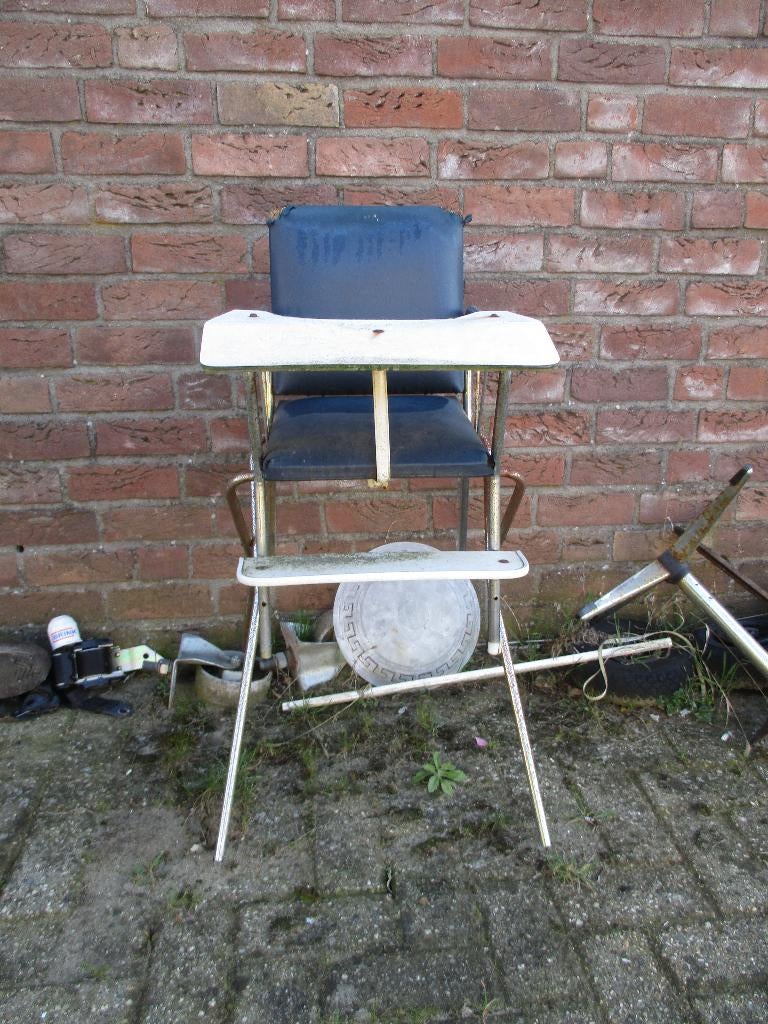 hoge kinderstoel vintage - retro, Kinderen en Baby's, Kinderstoelen, Ophalen, Gebruikt, Overige typen, Afneembaar eetblad