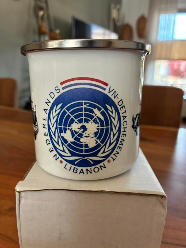 UNIFIL (unieke) emaille beker, Verzamelen, Militaria | Algemeen, Ophalen of Verzenden, Landmacht, Nederland, Overige typen