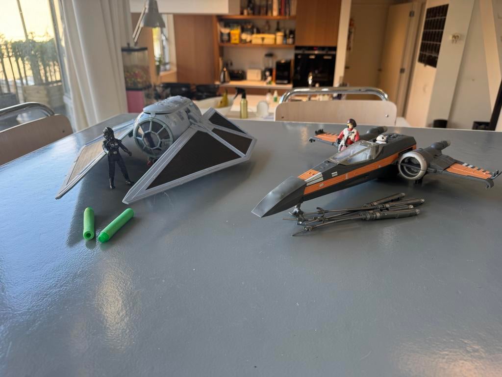 Star Wars X-Wing & TIE Fighter met figuren en Nerf raketten, Ophalen of Verzenden, Gebruikt
