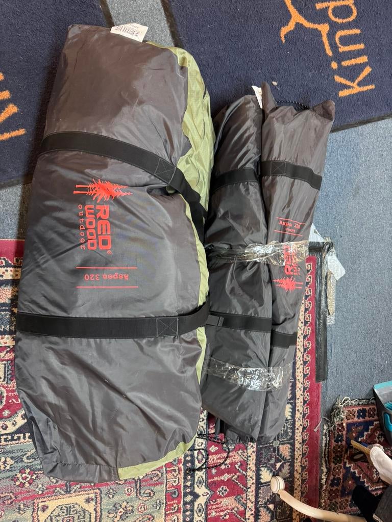 red wood aspen 320 tent 4 personen, Caravans en Kamperen, Ophalen, Zo goed als nieuw, X, X