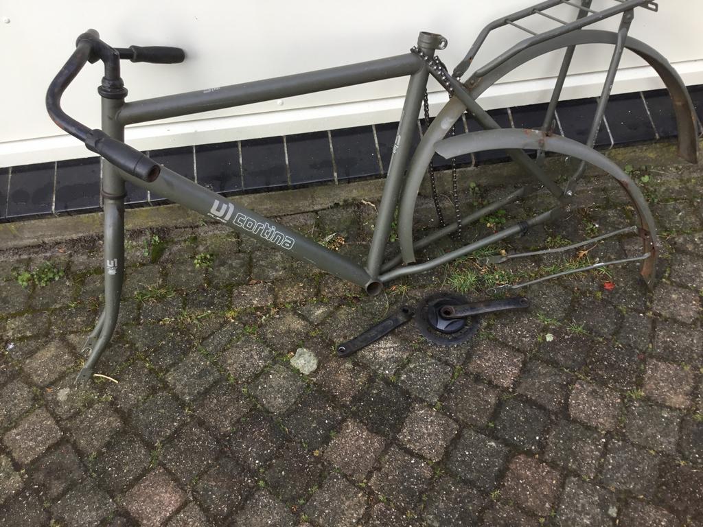 Cortina frame met voorvork, spatborden en bagagedrager, Ophalen, Gebruikt, Algemeen, Frame