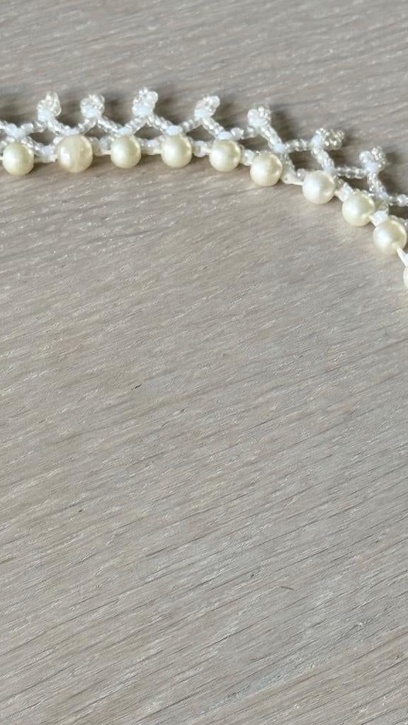 Witte ketting voor evt bruid, Ophalen of Verzenden, Gebruikt, Wit, Overige materialen