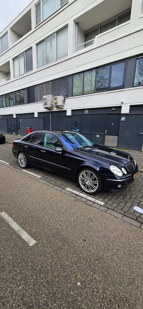 Mercedes-Benz E-Klasse E320, Automaat, Achterwielaandrijving, Beige, Blauw