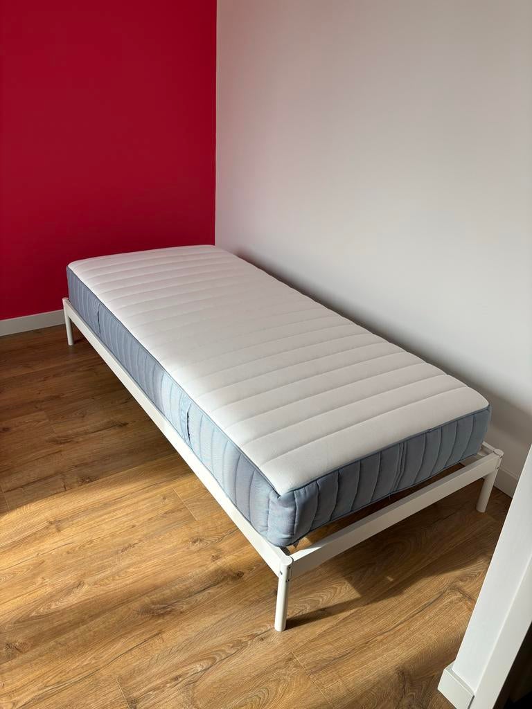 Ikea VEVELSTAD bedframe met VALEVÅG matras 90x200, Ophalen, 90 cm, Eenpersoons, Wit