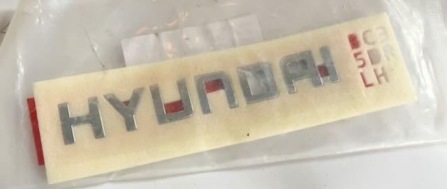 HYUNDAI embleem - nieuw NOS vintage 14cm, Verzamelen, Ophalen of Verzenden, Nieuw, Auto's
