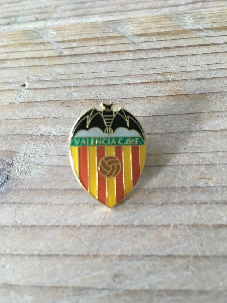 Voetbal pin / speldje Valencia, Verzamelen, Speldjes, Pins en Buttons, Ophalen of Verzenden, Zo goed als nieuw, Sport