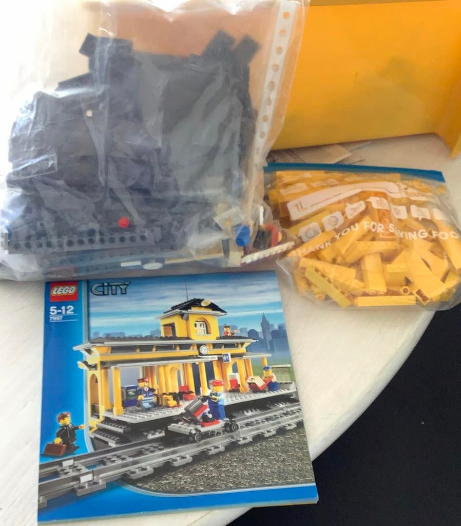LEGO  7997 City Train Station, Kinderen en Baby's, Speelgoed | Duplo en Lego, Ophalen of Verzenden, Zo goed als nieuw