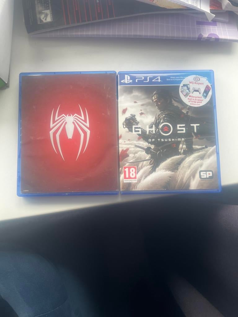 Ghost of Tsushima en Spider-Man PS4 game, Spelcomputers en Games, Gebruikt, 1 speler, Vanaf 12 jaar, Ophalen