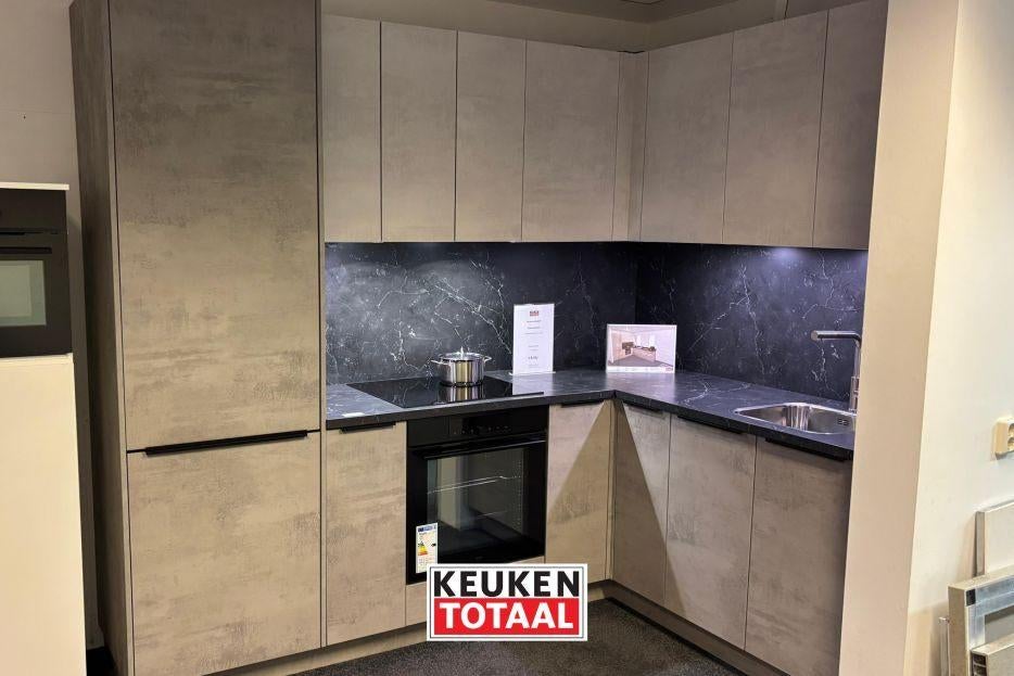 Showroomkeuken Nolte Savona, Ophalen, Hoekkeuken, Nieuw, Grijs