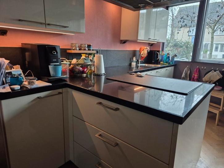 Complete keuken teab, Huis en Inrichting, Keuken | Complete keukens, Gebruikt, Dubbelwandige keuken, Wit, Composiet, Met kookeiland