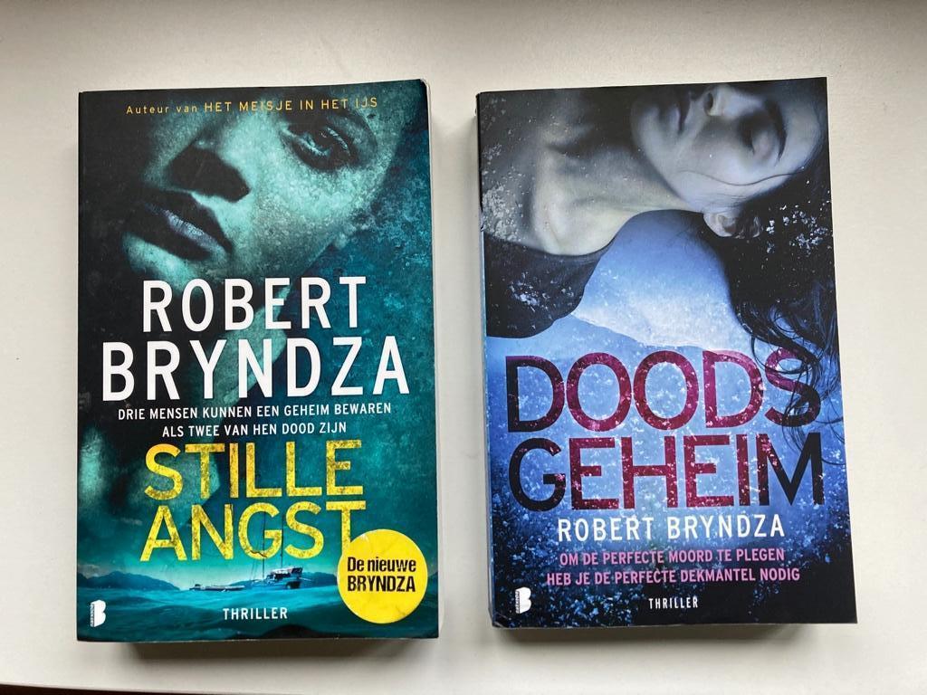 Thrillers Robert Bryndza; stille angst & doodsgeheim, Boeken, Thrillers, Ophalen of Verzenden, Gelezen, Robert Bryndza, Europa overig