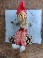 Oud kerstmannetje op schommel, Ophalen of Verzenden