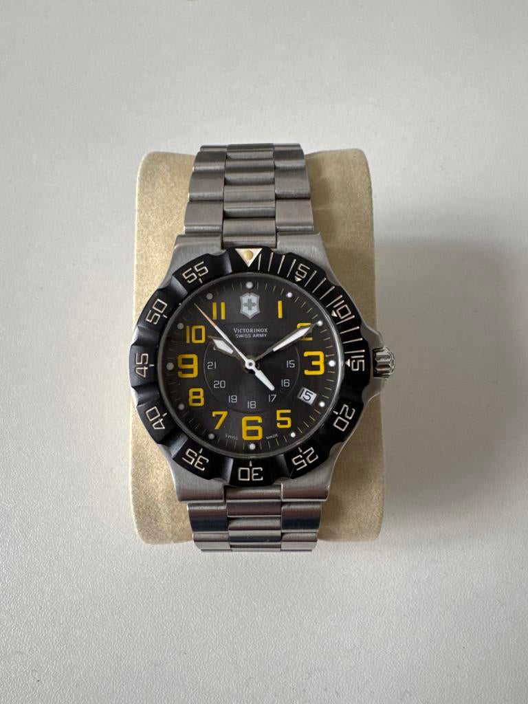 Victorinox Swiss Army horloge, Sieraden, Tassen en Uiterlijk, Horloges | Heren, Overige merken, Staal, Staal, Polshorloge