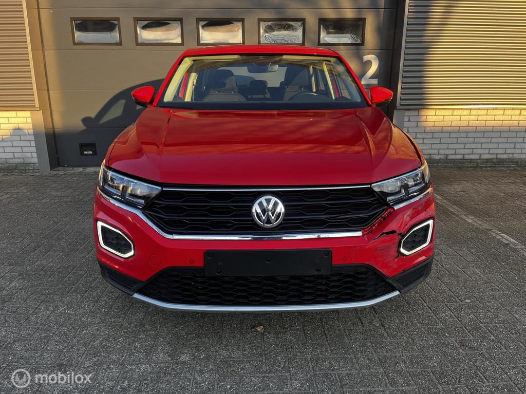 Volkswagen T-Roc 1.5 TSI Style/CAMERA/NAVI/STOELVERW, Voorwielaandrijving, Stof, Zwart, 4 cilinders