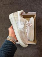 Nike Air Force 1 Flyknit Light Bone - Maat 42.5, Kleding | Heren, Schoenen, Ophalen of Verzenden, Zo goed als nieuw, Wit, Sneakers of Gympen