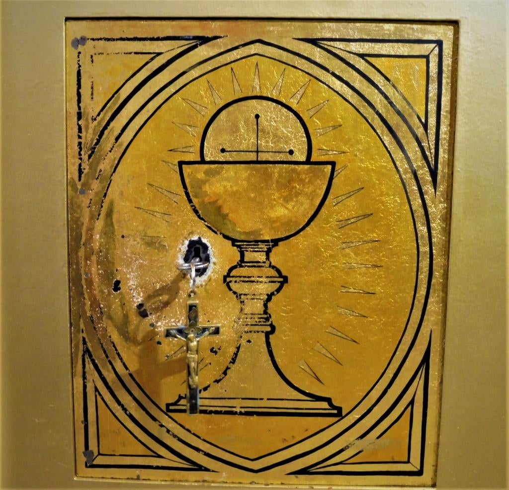 Gouden tabernakel kluis / sacramentshuis met kelk bladgoud, Antiek en Kunst, Ophalen