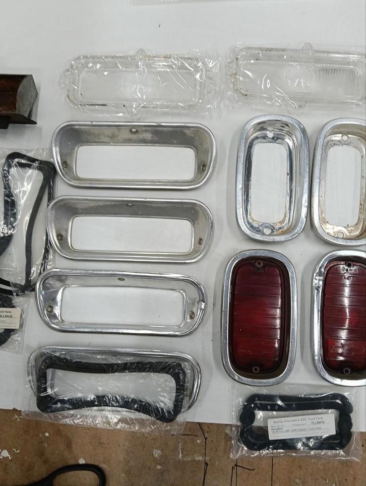 Diverse bezels Chevrolet C10 C20 pick up, Auto-onderdelen, Verlichting, Chevrolet, Gebruikt, Ophalen of Verzenden