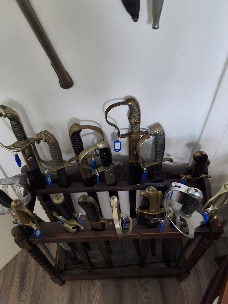 Politiesabels, Ophalen, Landmacht, Nederland, Boek of Tijdschrift