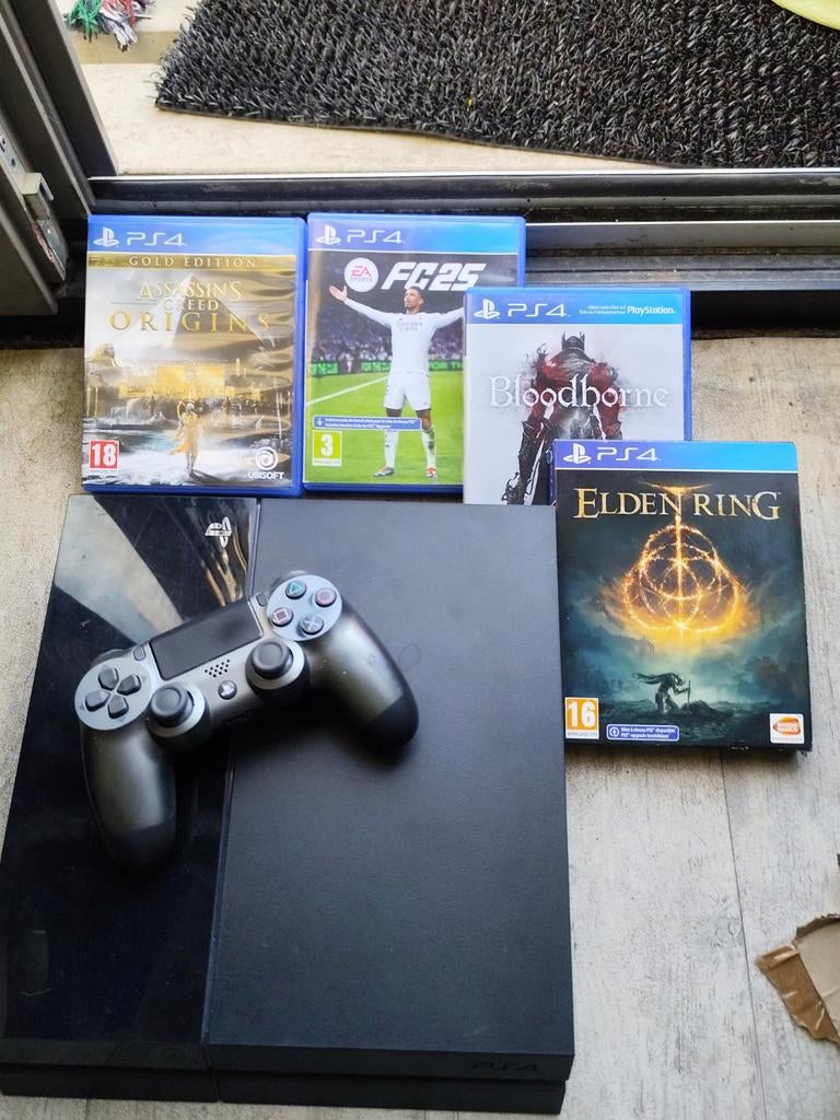 PlayStation 4 500GB met controller en 4 topgames, Spelcomputers en Games, Games | Sony PlayStation 4, Ophalen, Gebruikt