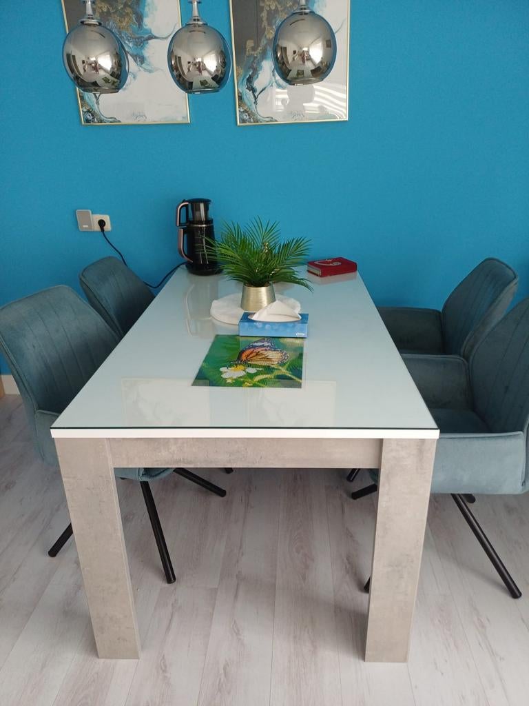 Complete inboedel: eettafel, dressoir, tv-meubel en stoelen, Ophalen of Verzenden