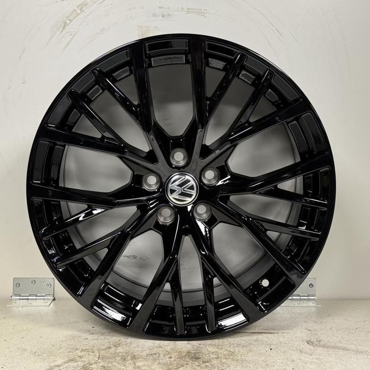 17 inch Fits VW Polo Audi A1 5x100 et45 205/45/17, Handelsnaam fabrikant, Velg(en), Nieuw, 17 inch