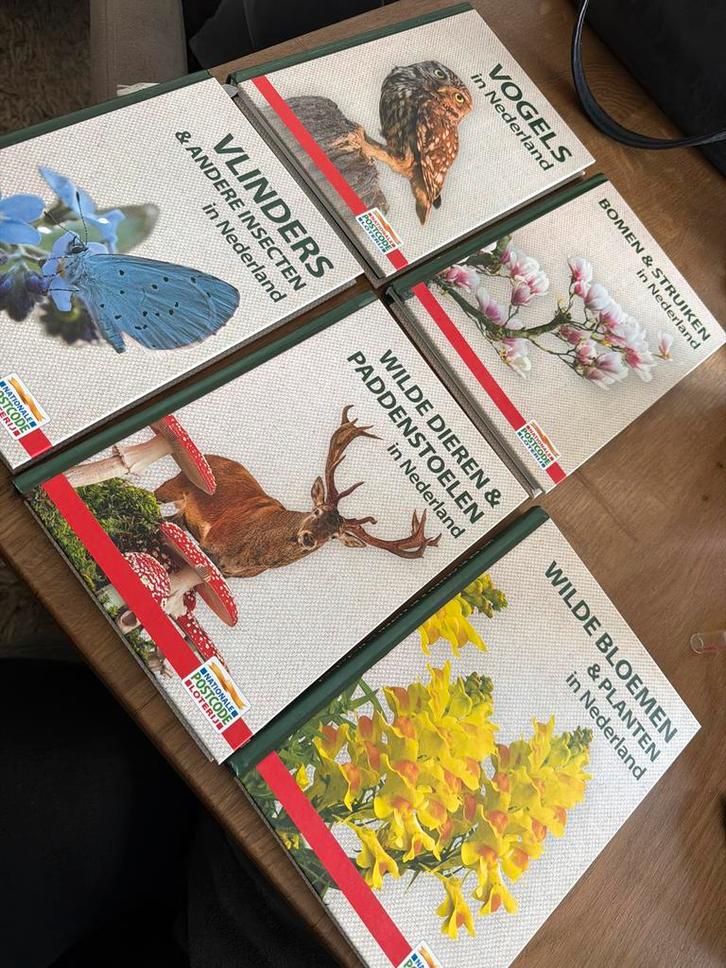 WK5.  Postcode Loterij boeken Vogels, Vlinders, Bomen, Dier, Boeken, Natuur, Nieuw, Natuur algemeen, Ophalen of Verzenden
