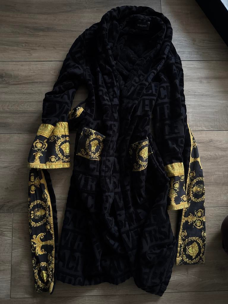 Versace Badjas Zwart met Gouden Details - Nieuw in Doos, Ophalen of Verzenden, Nieuw