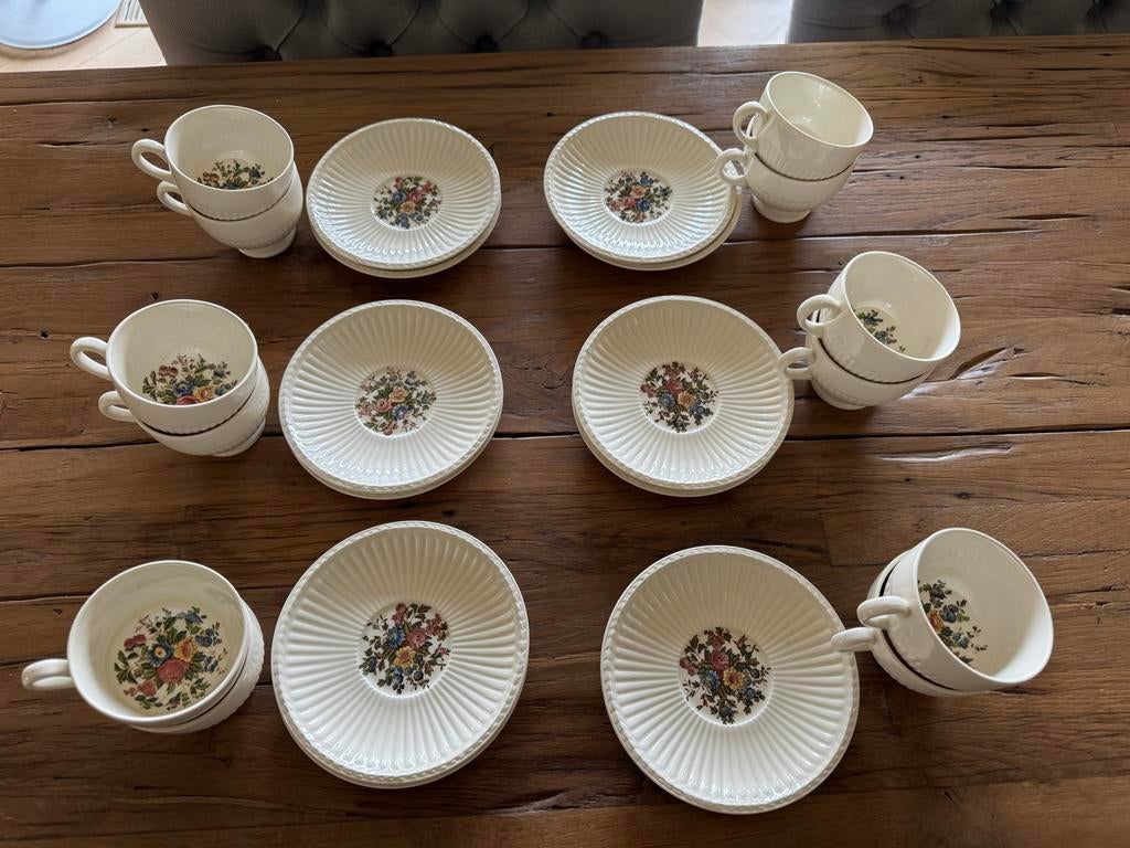 Wedgwood Conway theekop en schotel - Set van 12, Gebruikt, Ophalen of Verzenden, Wedgwood, Kop(pen) en/of Schotel(s)
