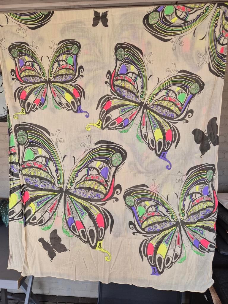 Grote kleurrijke Pareo/Shawl van Codello, Kleding | Dames, Mutsen, Sjaals en Handschoenen, Ophalen of Verzenden, Nieuw, Maat 46/48 (XL) of groter