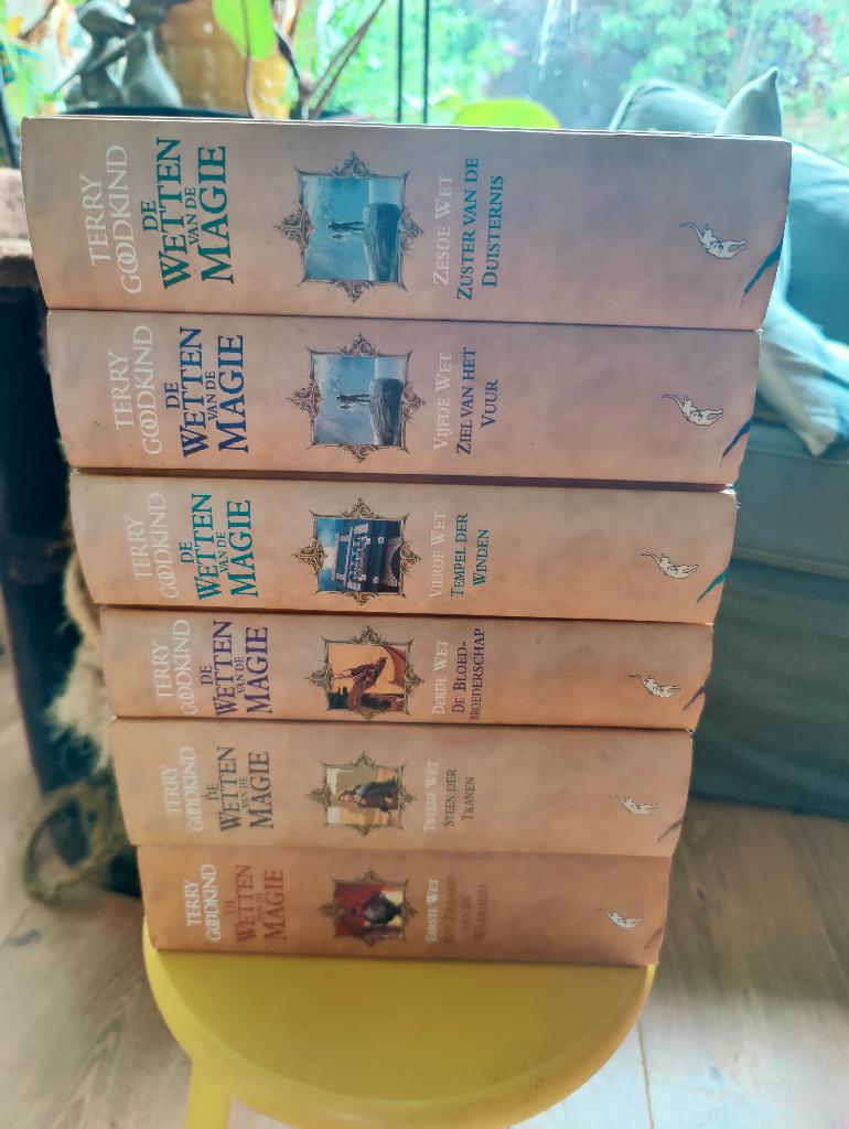 Terry Goodkind - Wetten van de magie - Hardcover (13x), Boeken, Ophalen of Verzenden, Zo goed als nieuw
