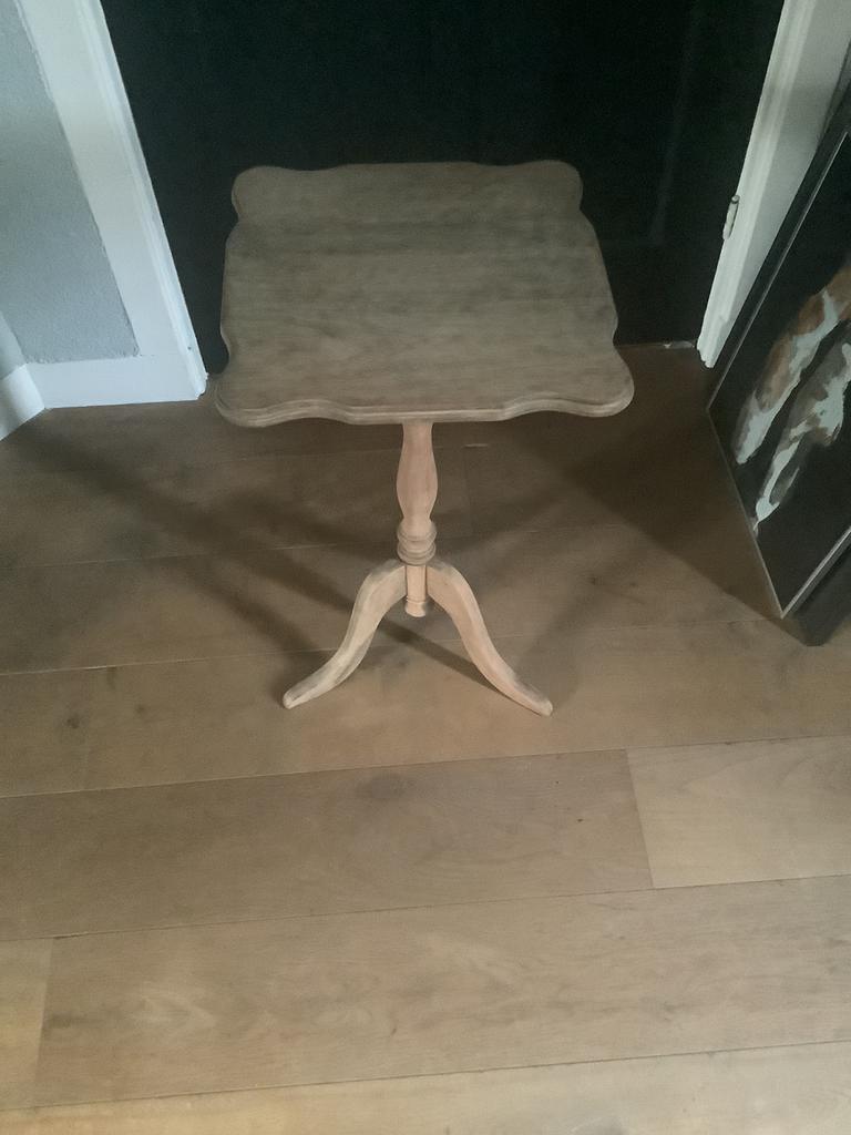Wijntafel wijntafeltje massief eiken vergrijsd €75, Antiek en Kunst, Antiek | Meubels | Tafels, Ophalen