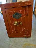 oude antieke kluis brandkast, Ophalen, Gebruikt, Brandkast