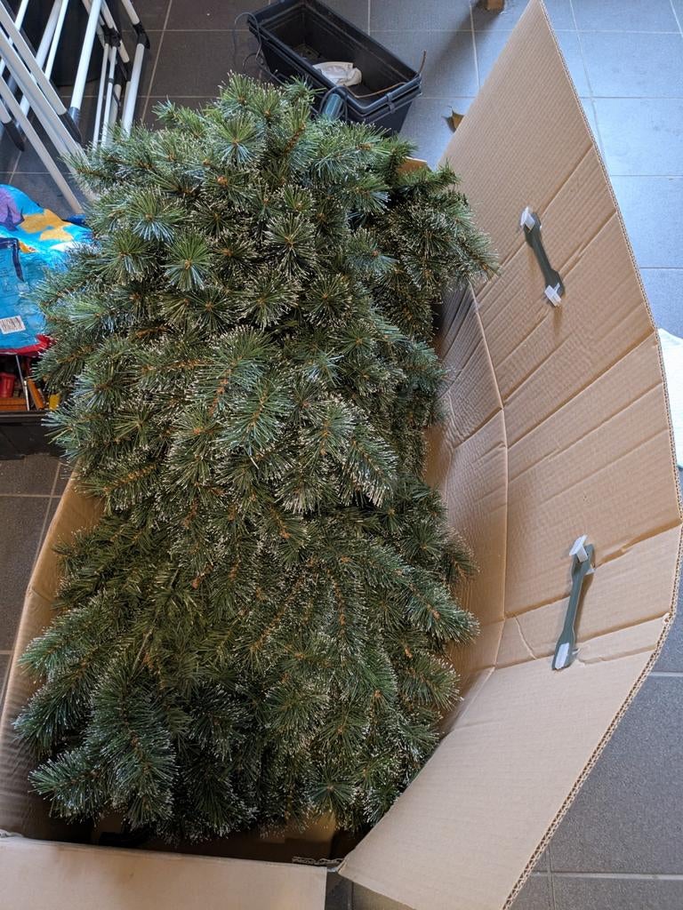 Kerstboom 210, Ophalen, Zo goed als nieuw