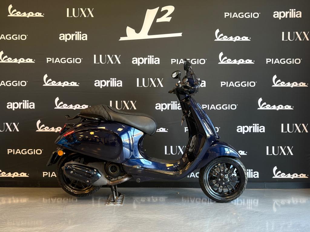 Vespa Sprint | Dark Midnight Blu | Brom | 2024 | 7186 km, Gebruikt, Overige modellen, ., Maximaal 45 km/u