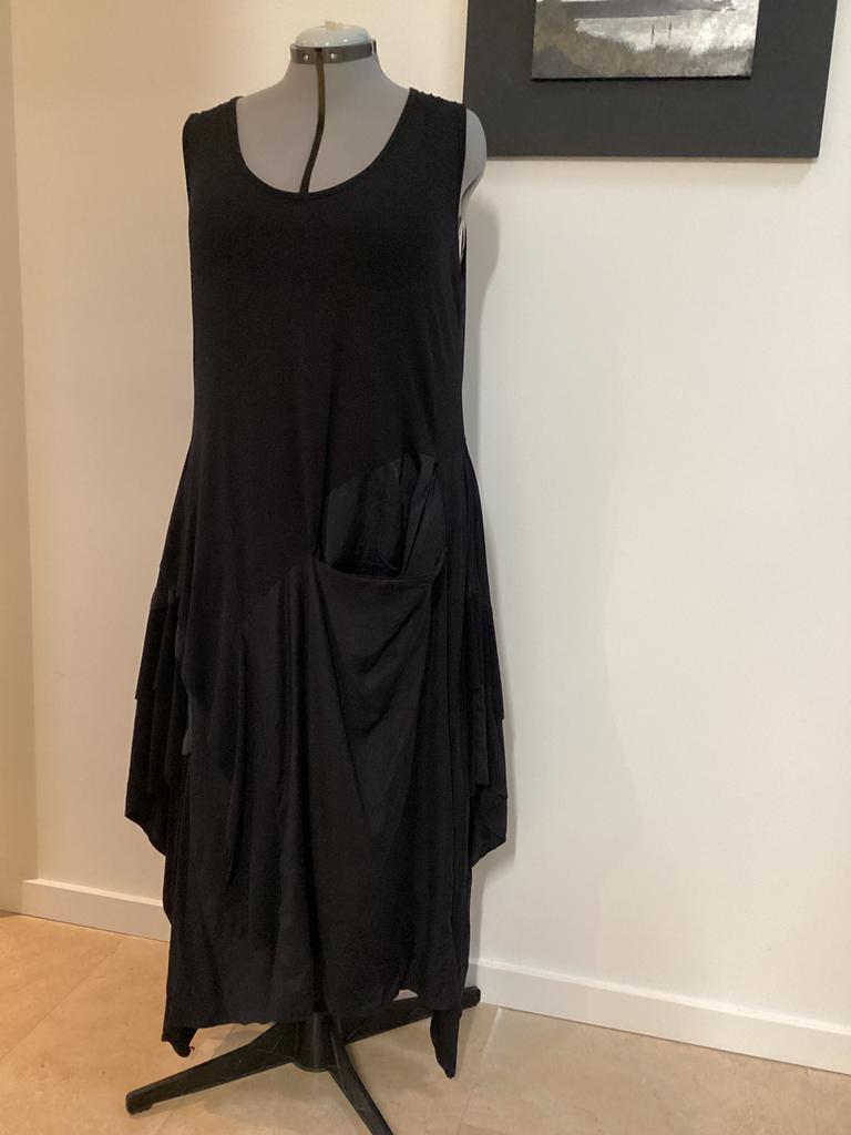 Chique jurk van One-O-One, maat  48/50 zwart, Kleding | Dames, Grote Maten, Ophalen of Verzenden, Zo goed als nieuw, Zwart, Jurk