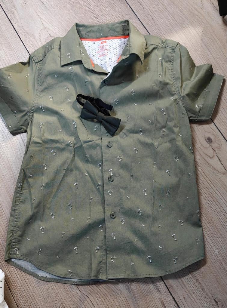 Jongens overhemd met afneembare vlinderdas WE Fashion, Kinderen en Baby's, Kinderkleding | Maat 122, Ophalen, Overhemd of Blouse