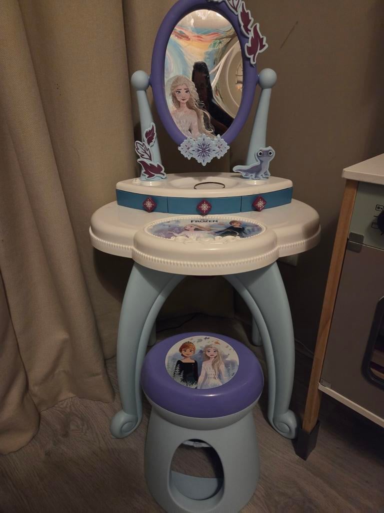 Frozen Kaptafel met Krukje - Zo goed als nieuw, Frozen, Kinder, Speelgoed, Ophalen of Verzenden, Zo goed als nieuw, Minder dan 100 cm