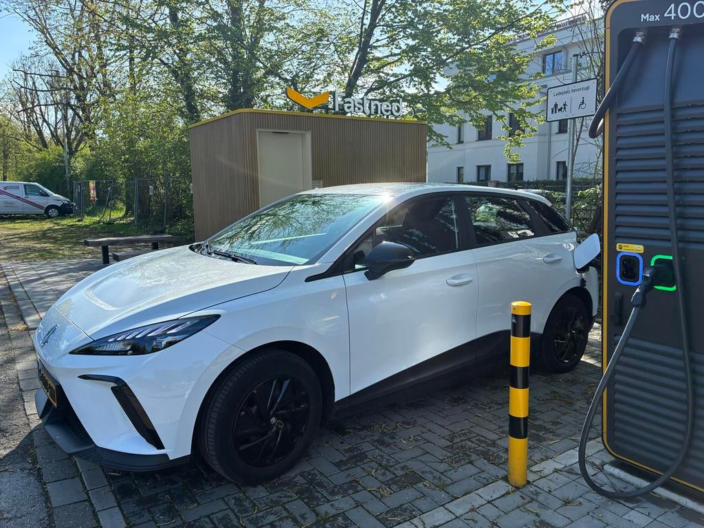 MG4 51kWh 170pk 2023 Wit, Auto's, MG, Particulier, MG4, Adaptieve lichten, Adaptive Cruise Control, Airbags, Airconditioning, Android Auto