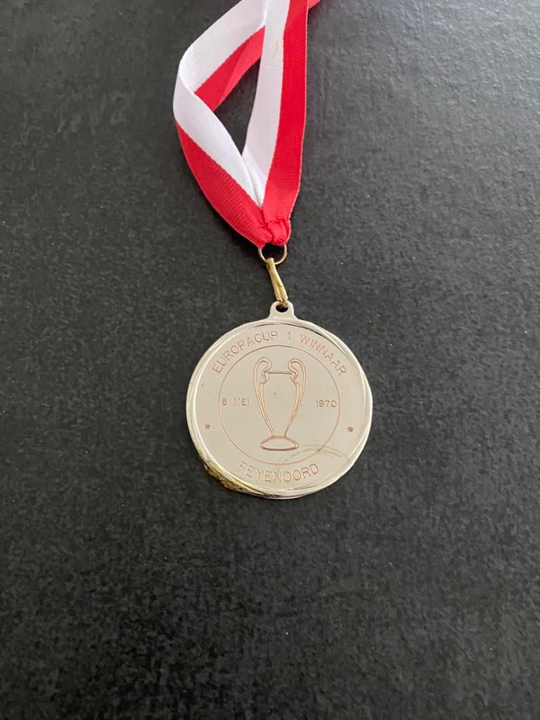 Medaille Feyenoord europacup 1, Verzenden, Zo goed als nieuw, Feyenoord, Vaantje of Sjaal