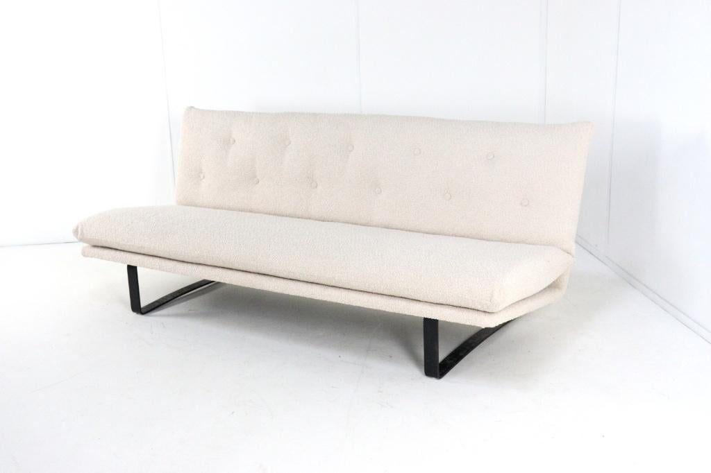 Artifort Kho Liang Ie Bank C684 - teddy wit gerestaureerd, -, -, 150 tot 200 cm, Driepersoons